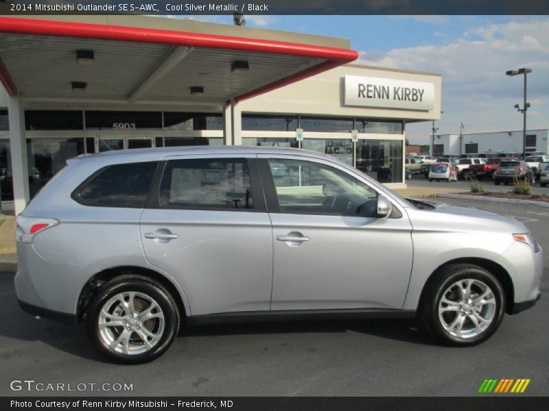 Cool Silver Metallic / Black 2014 Mitsubishi Outlander SE S-AWC
