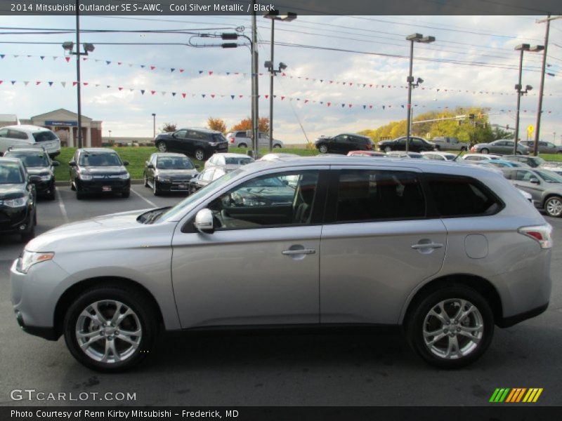 Cool Silver Metallic / Black 2014 Mitsubishi Outlander SE S-AWC