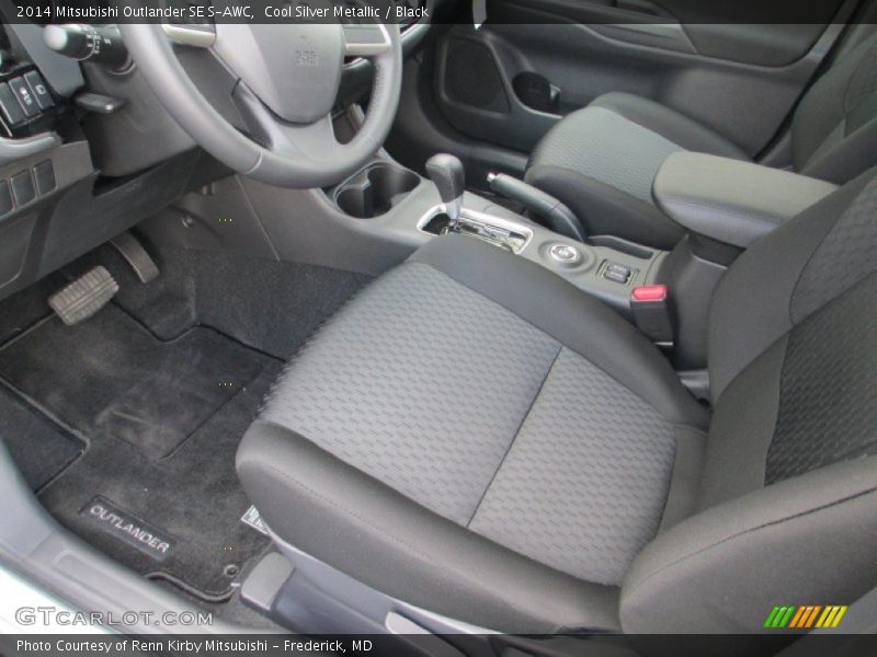 Black Interior - 2014 Outlander SE S-AWC 