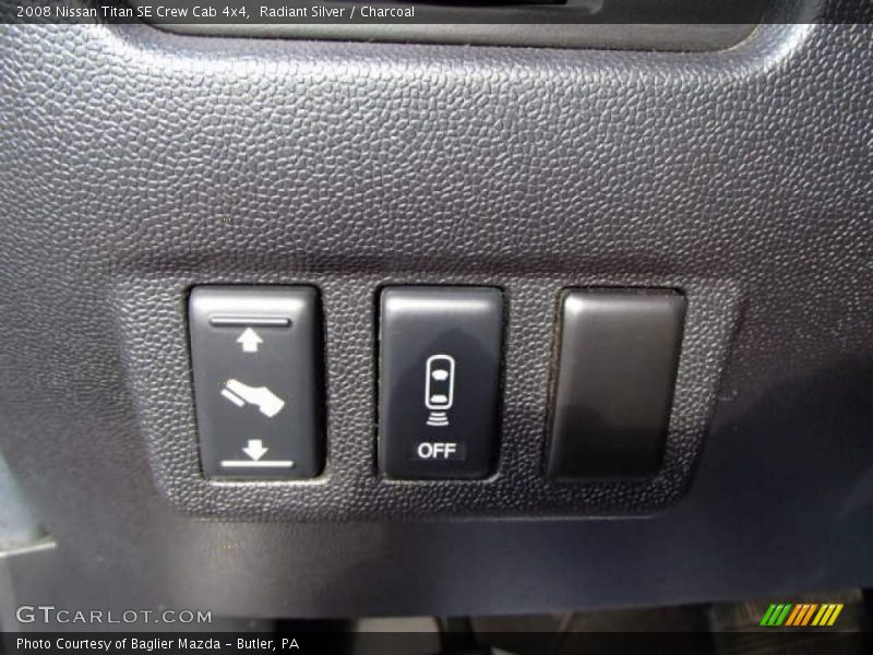 Radiant Silver / Charcoal 2008 Nissan Titan SE Crew Cab 4x4