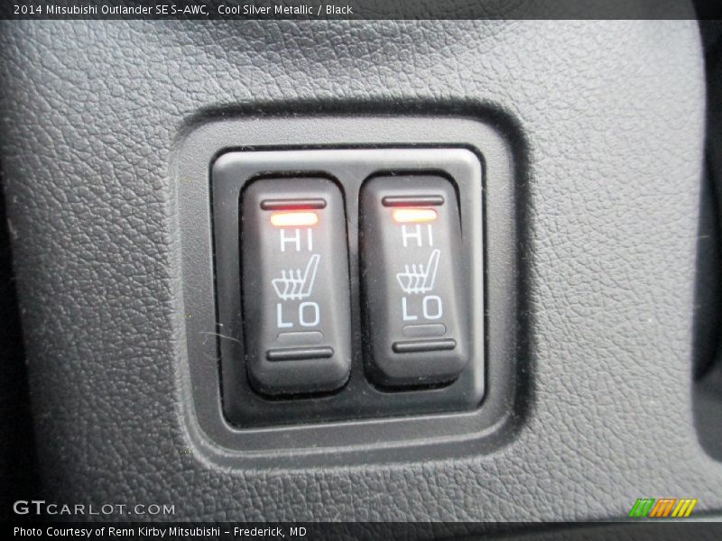 Cool Silver Metallic / Black 2014 Mitsubishi Outlander SE S-AWC