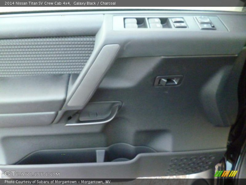 Galaxy Black / Charcoal 2014 Nissan Titan SV Crew Cab 4x4