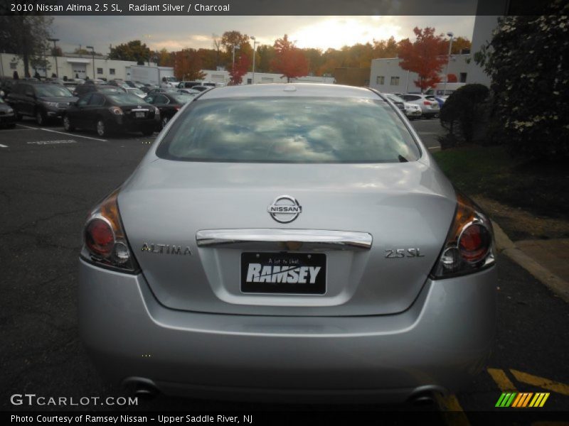 Radiant Silver / Charcoal 2010 Nissan Altima 2.5 SL