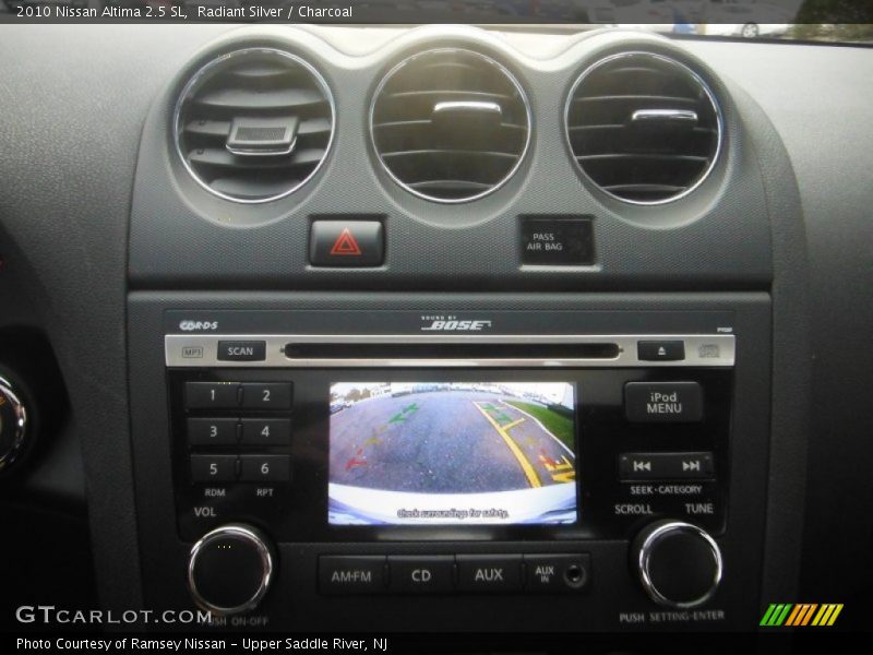 Radiant Silver / Charcoal 2010 Nissan Altima 2.5 SL