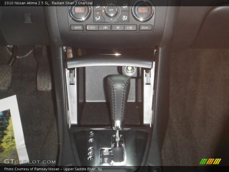 Radiant Silver / Charcoal 2010 Nissan Altima 2.5 SL