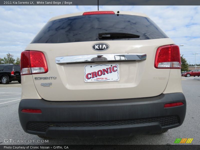 White Sand Beige / Beige 2011 Kia Sorento LX