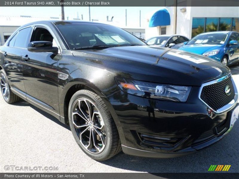 Tuxedo Black / Charcoal Black 2014 Ford Taurus SHO AWD