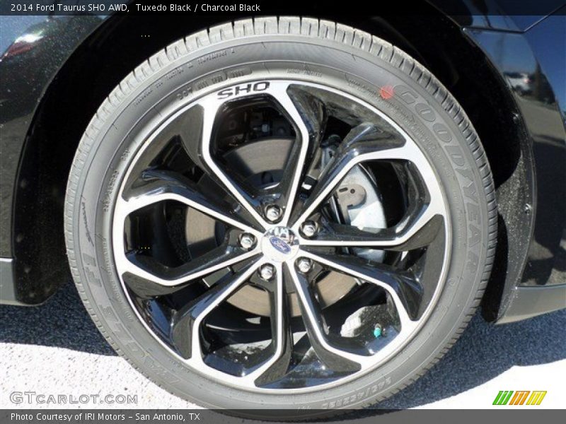  2014 Taurus SHO AWD Wheel