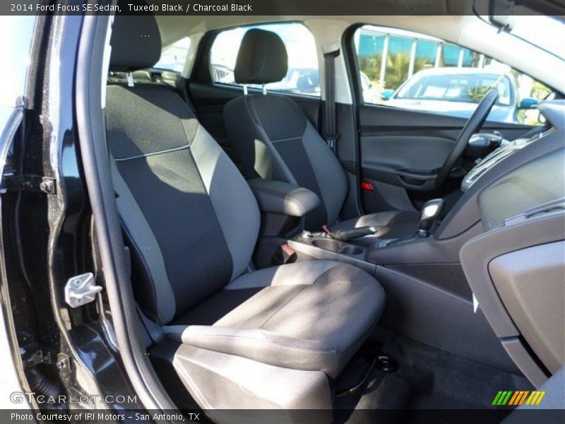 Tuxedo Black / Charcoal Black 2014 Ford Focus SE Sedan