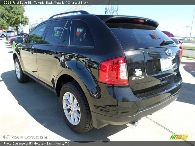 Tuxedo Black Metallic / Charcoal Black 2013 Ford Edge SE