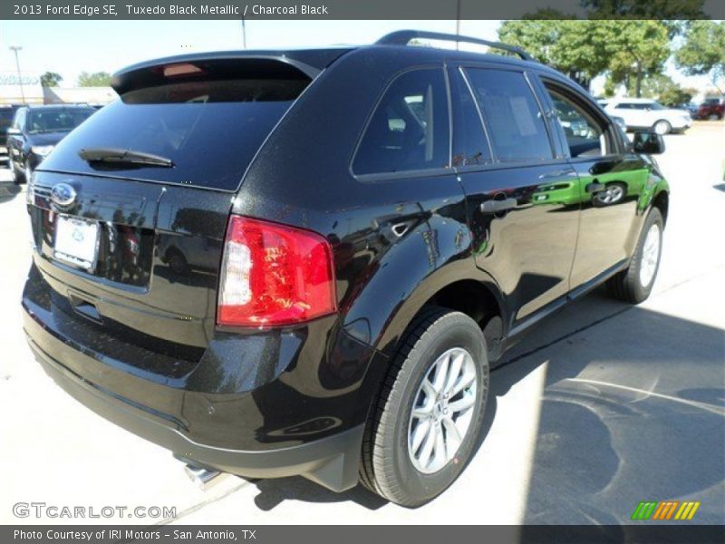 Tuxedo Black Metallic / Charcoal Black 2013 Ford Edge SE