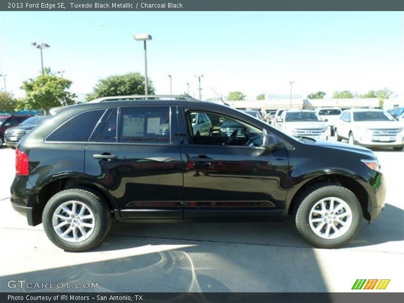 Tuxedo Black Metallic / Charcoal Black 2013 Ford Edge SE