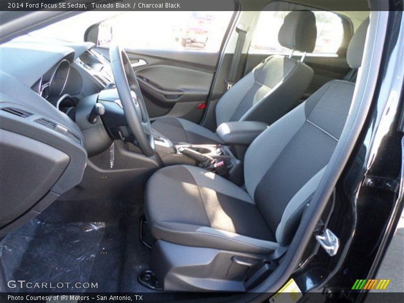 Tuxedo Black / Charcoal Black 2014 Ford Focus SE Sedan