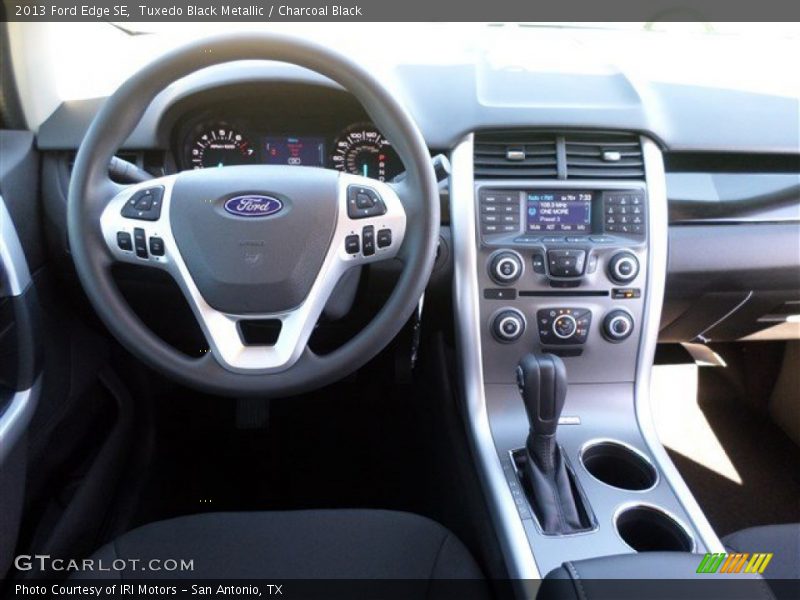 Tuxedo Black Metallic / Charcoal Black 2013 Ford Edge SE