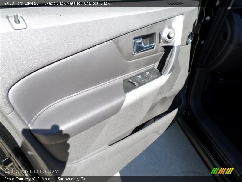 Tuxedo Black Metallic / Charcoal Black 2013 Ford Edge SE