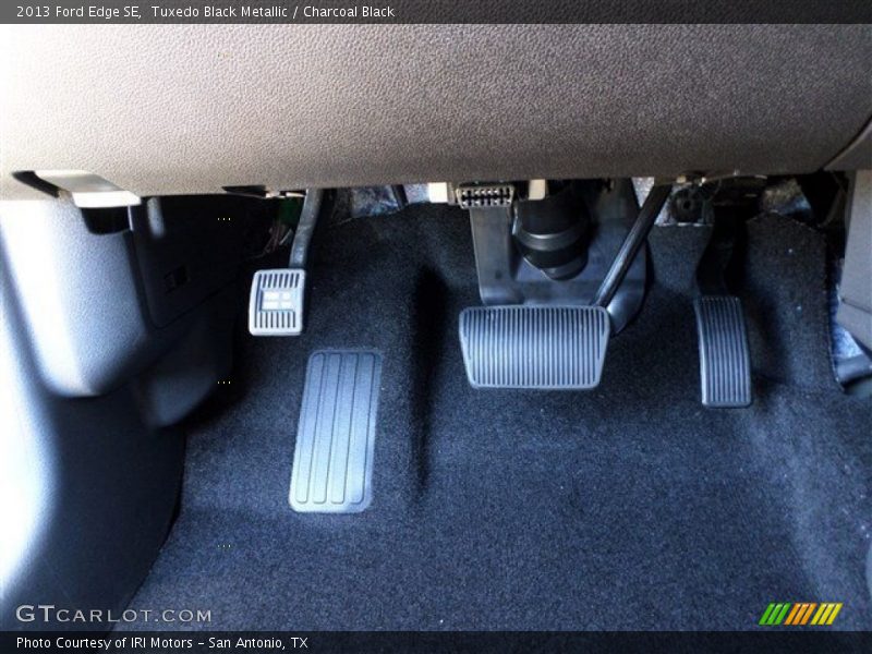 Tuxedo Black Metallic / Charcoal Black 2013 Ford Edge SE