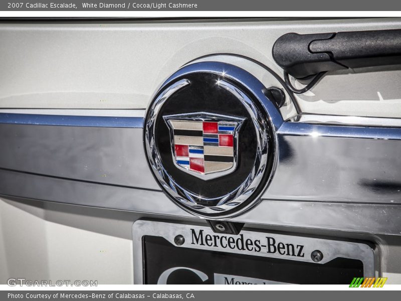 White Diamond / Cocoa/Light Cashmere 2007 Cadillac Escalade