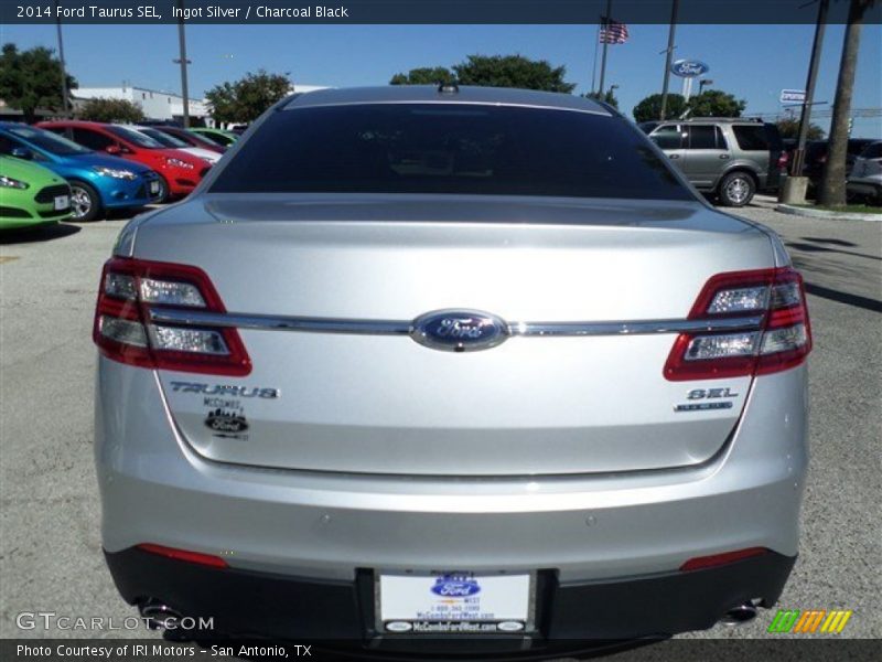 Ingot Silver / Charcoal Black 2014 Ford Taurus SEL