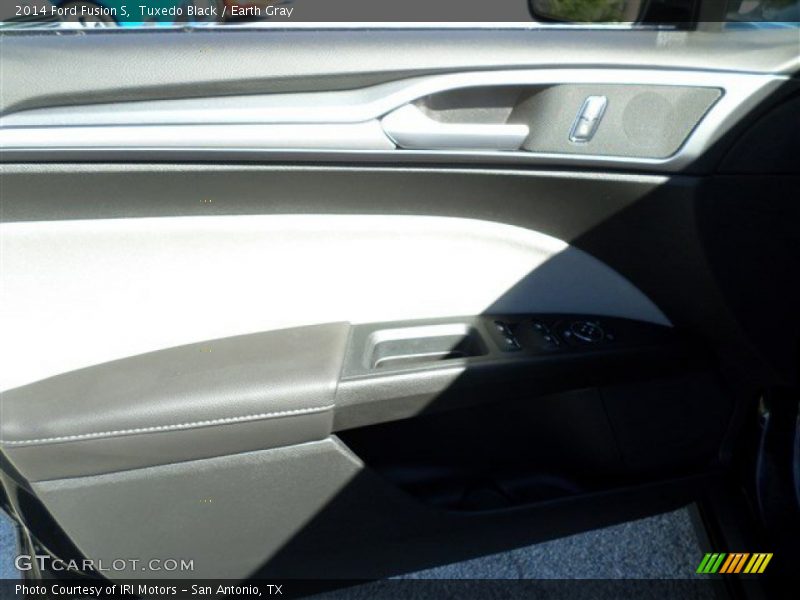 Tuxedo Black / Earth Gray 2014 Ford Fusion S