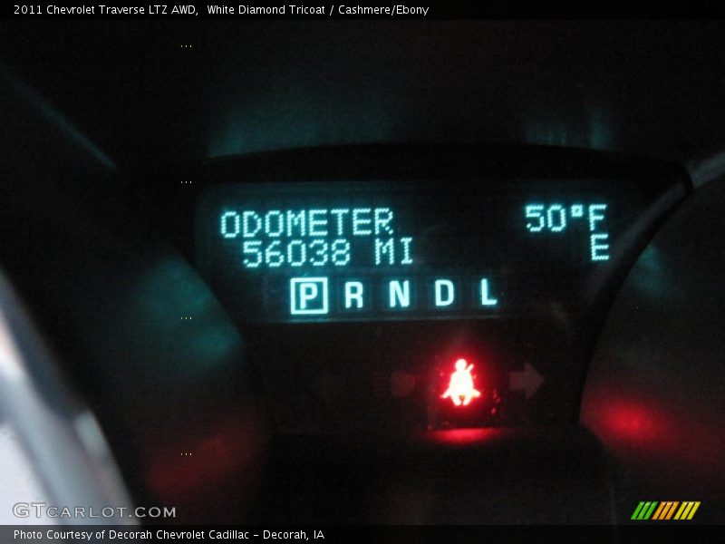 White Diamond Tricoat / Cashmere/Ebony 2011 Chevrolet Traverse LTZ AWD