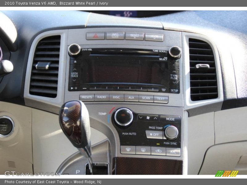 Blizzard White Pearl / Ivory 2010 Toyota Venza V6 AWD