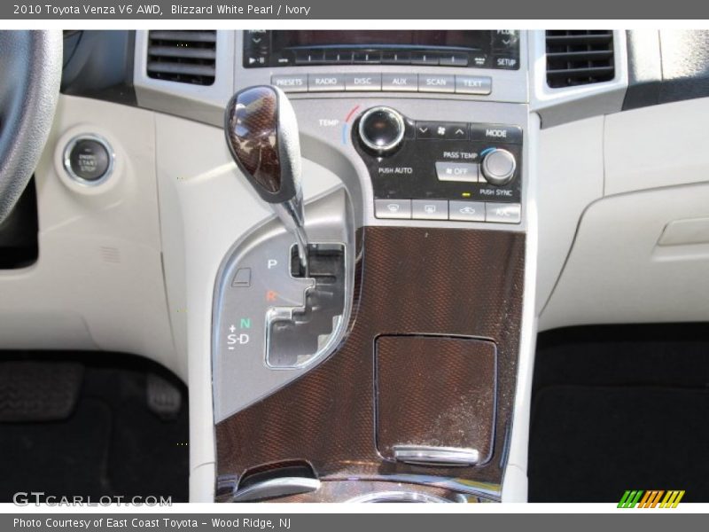 Blizzard White Pearl / Ivory 2010 Toyota Venza V6 AWD