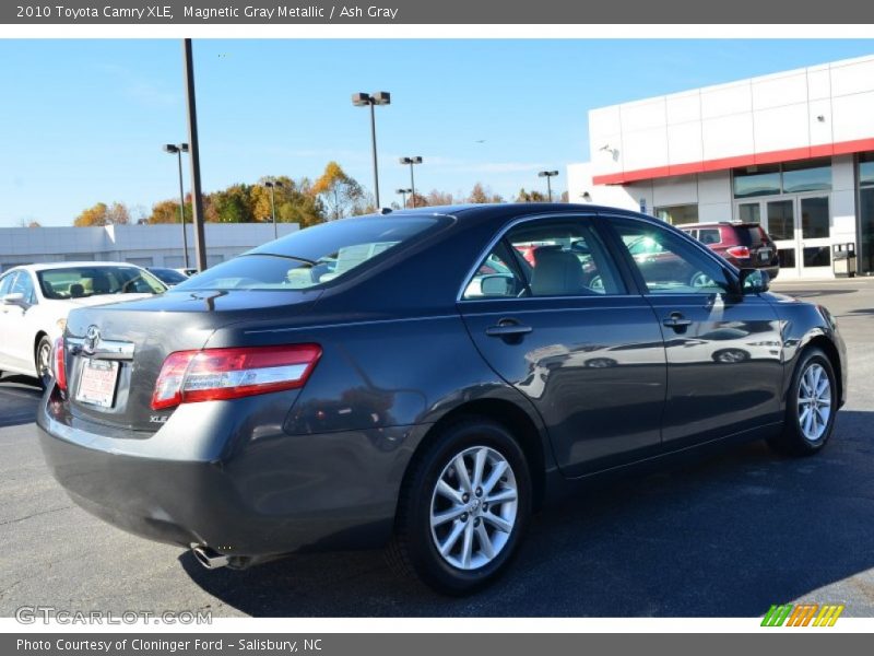 Magnetic Gray Metallic / Ash Gray 2010 Toyota Camry XLE