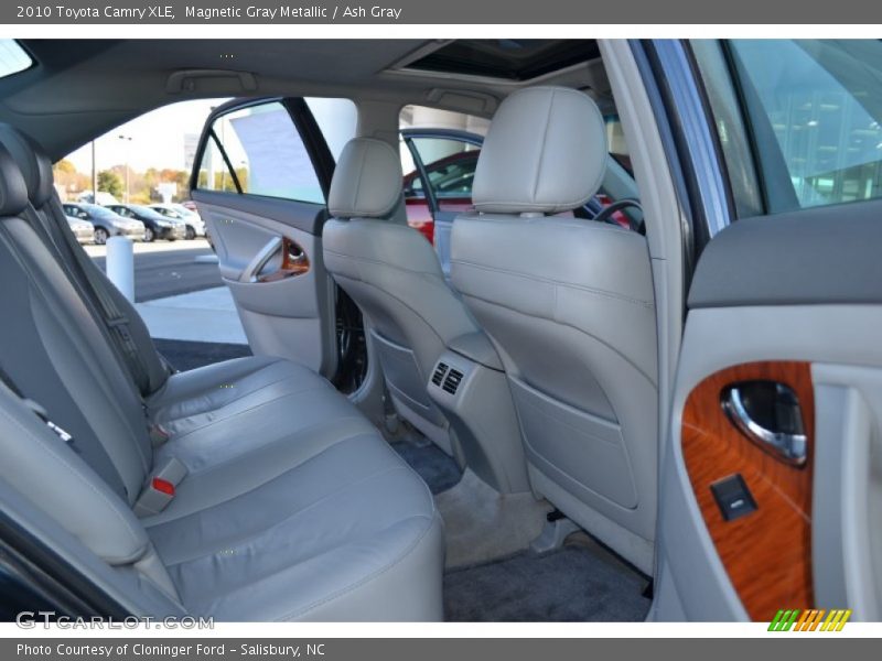 Magnetic Gray Metallic / Ash Gray 2010 Toyota Camry XLE