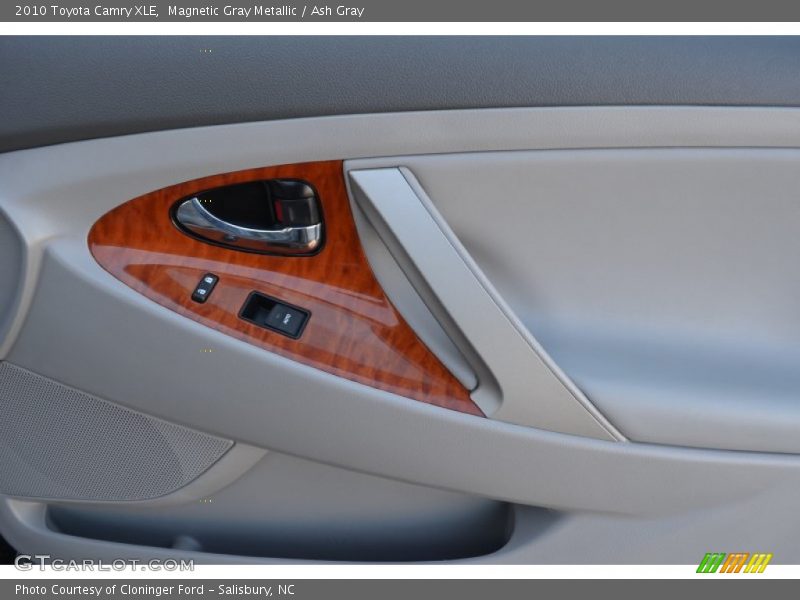 Magnetic Gray Metallic / Ash Gray 2010 Toyota Camry XLE