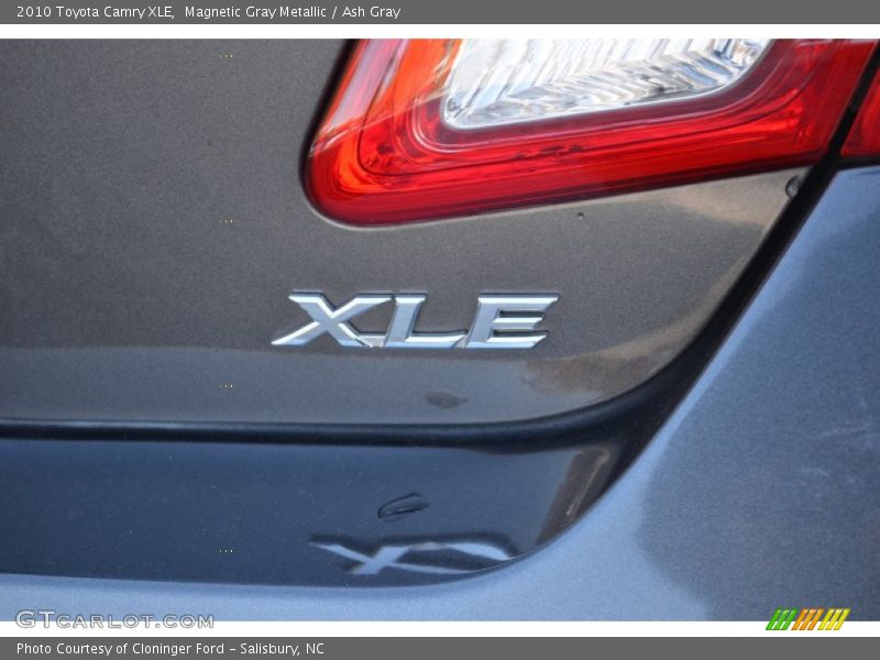 Magnetic Gray Metallic / Ash Gray 2010 Toyota Camry XLE