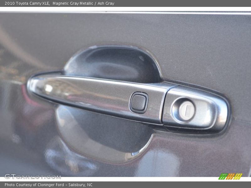 Magnetic Gray Metallic / Ash Gray 2010 Toyota Camry XLE