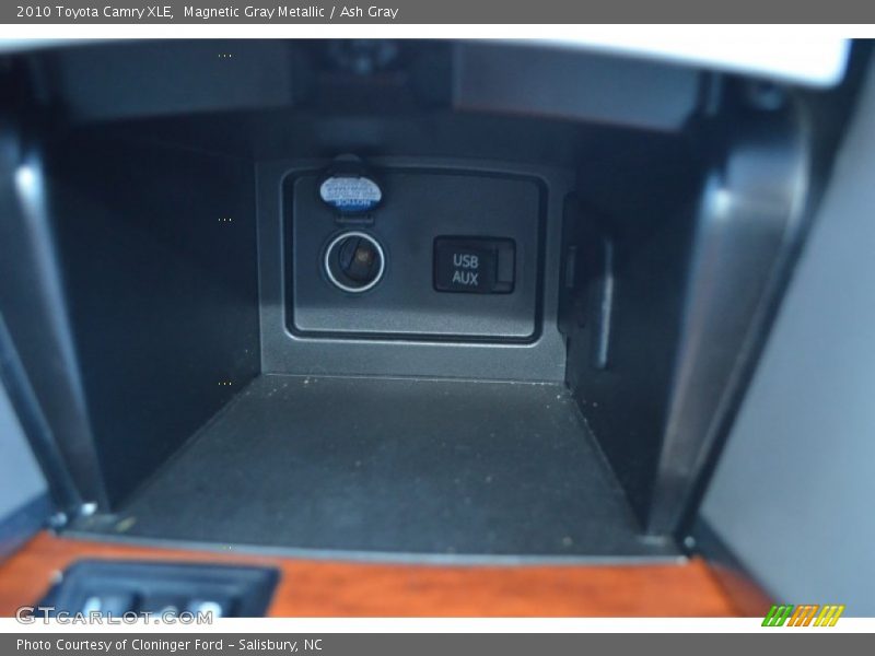 Magnetic Gray Metallic / Ash Gray 2010 Toyota Camry XLE