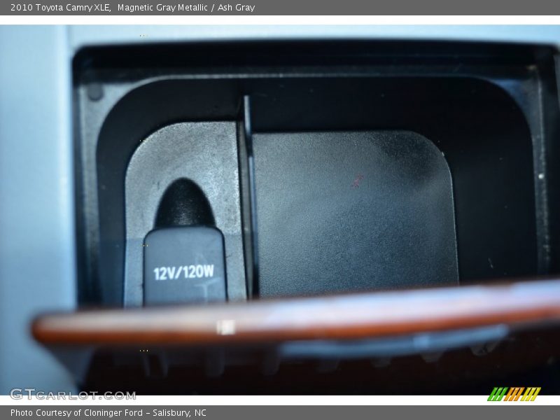 Magnetic Gray Metallic / Ash Gray 2010 Toyota Camry XLE