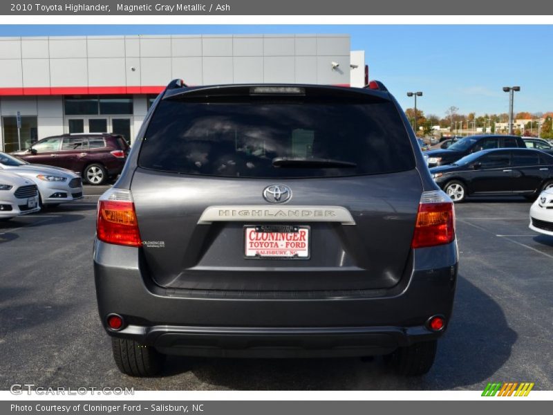 Magnetic Gray Metallic / Ash 2010 Toyota Highlander
