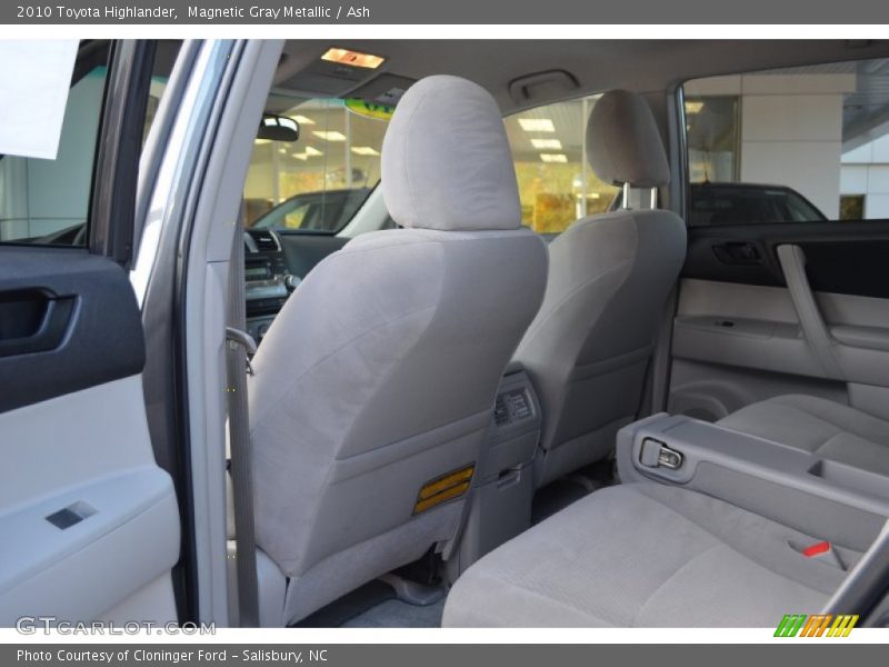 Magnetic Gray Metallic / Ash 2010 Toyota Highlander