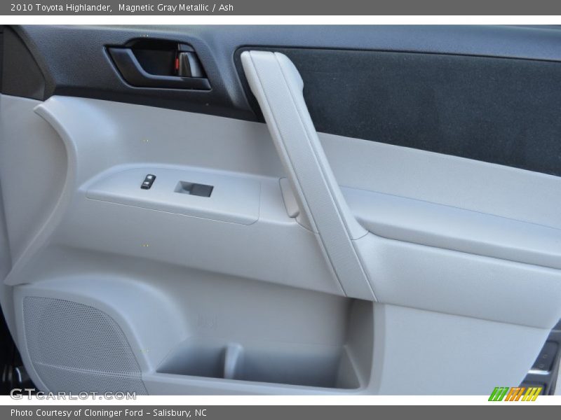 Magnetic Gray Metallic / Ash 2010 Toyota Highlander