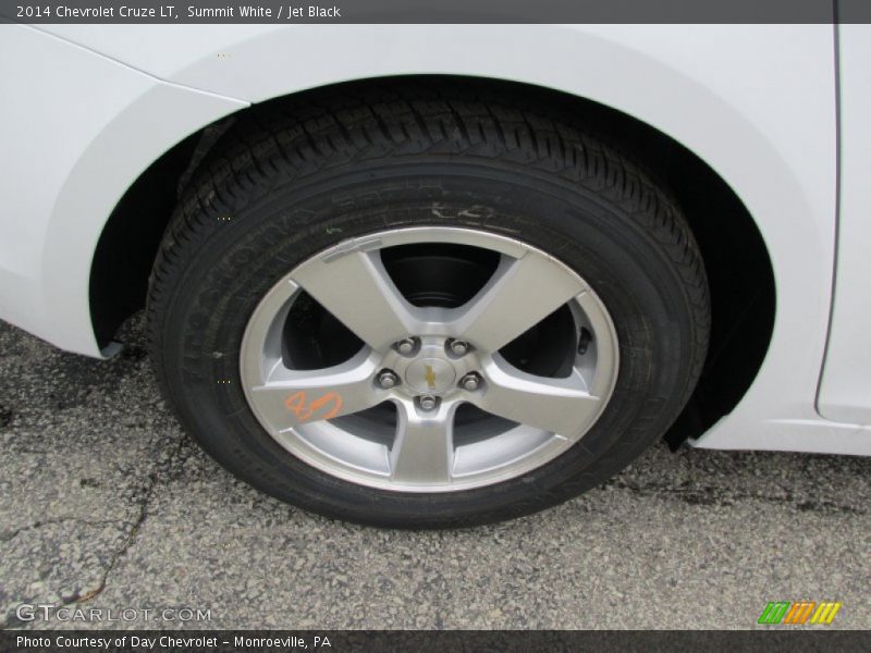 Summit White / Jet Black 2014 Chevrolet Cruze LT