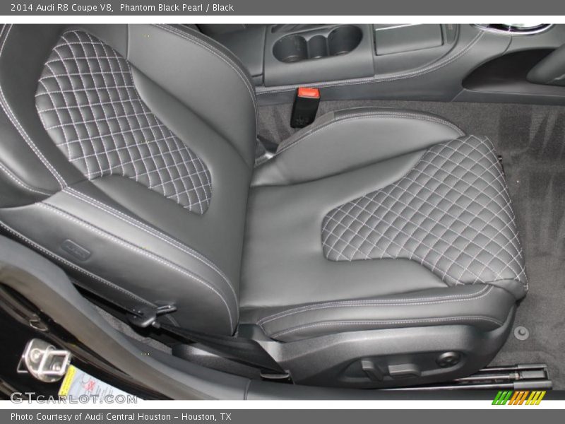 Front Seat of 2014 R8 Coupe V8