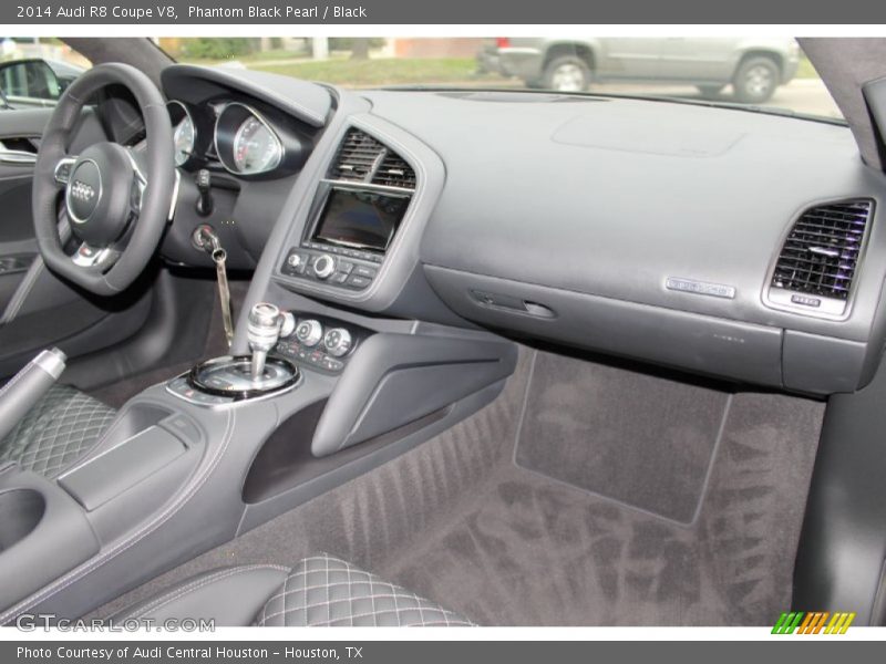Dashboard of 2014 R8 Coupe V8