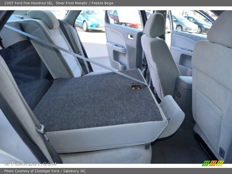 Silver Frost Metallic / Pebble Beige 2005 Ford Five Hundred SEL