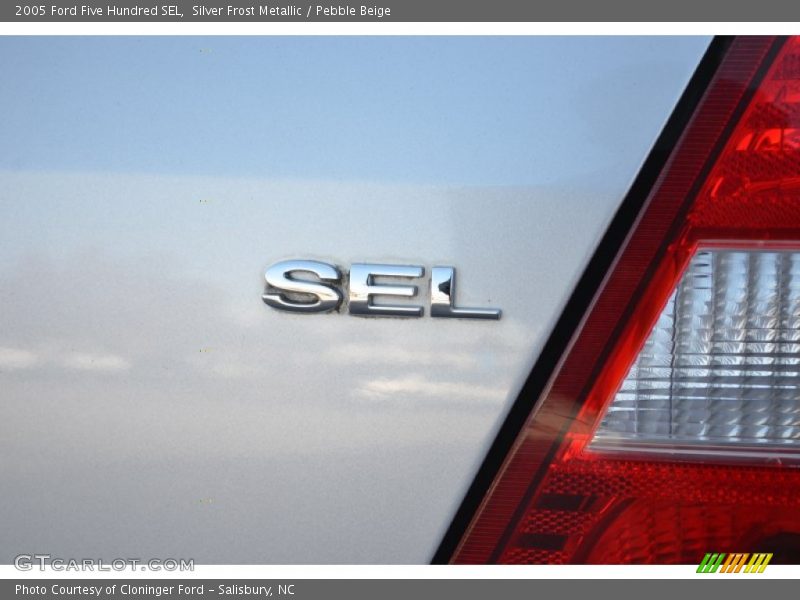 Silver Frost Metallic / Pebble Beige 2005 Ford Five Hundred SEL