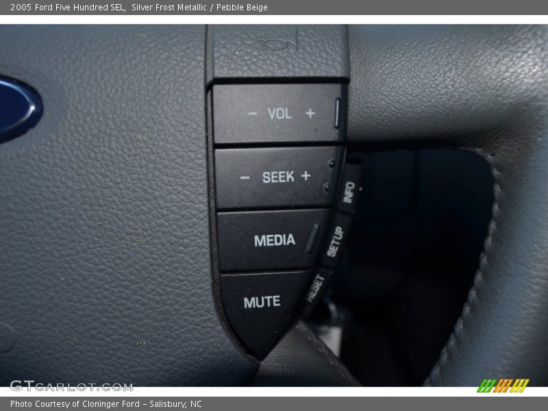 Silver Frost Metallic / Pebble Beige 2005 Ford Five Hundred SEL