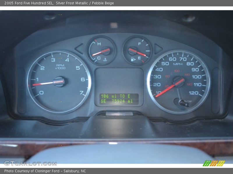 Silver Frost Metallic / Pebble Beige 2005 Ford Five Hundred SEL