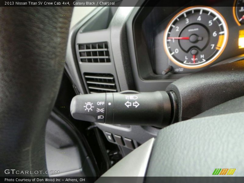 Galaxy Black / Charcoal 2013 Nissan Titan SV Crew Cab 4x4