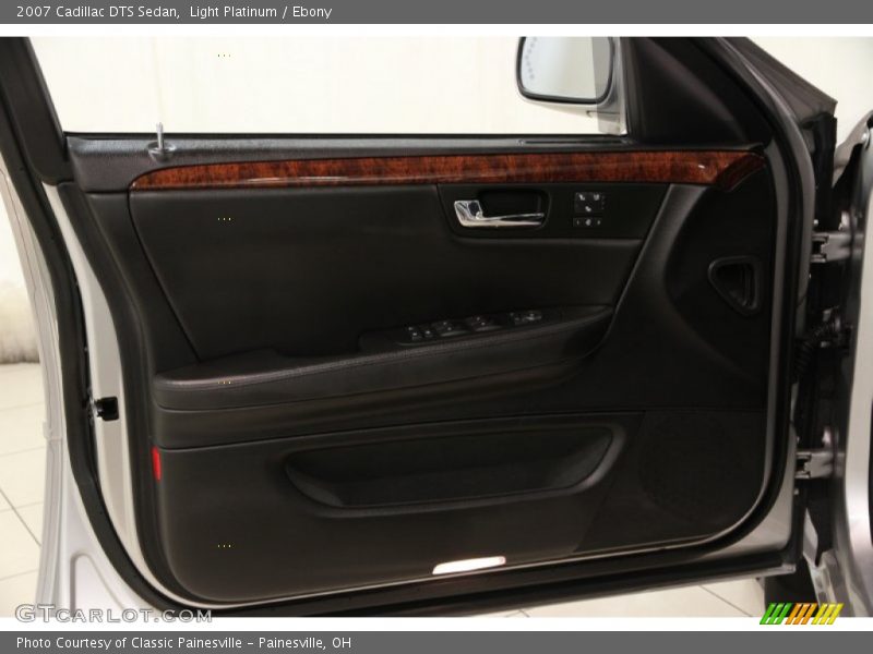Light Platinum / Ebony 2007 Cadillac DTS Sedan