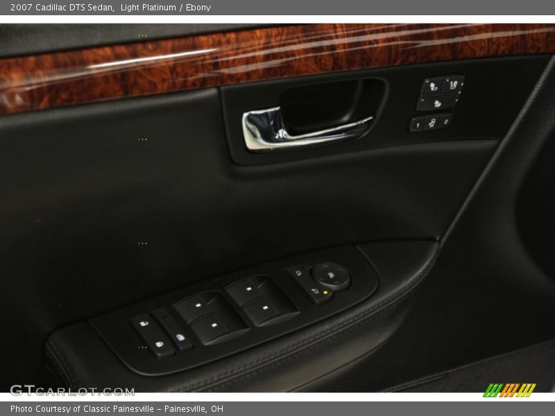 Light Platinum / Ebony 2007 Cadillac DTS Sedan