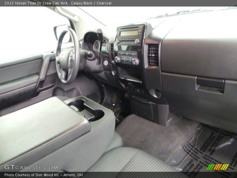 Galaxy Black / Charcoal 2013 Nissan Titan SV Crew Cab 4x4