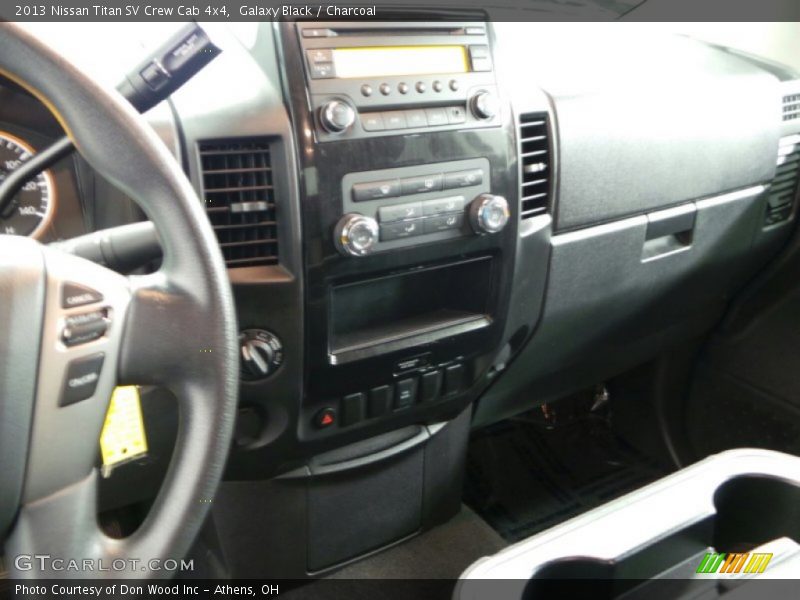 Galaxy Black / Charcoal 2013 Nissan Titan SV Crew Cab 4x4