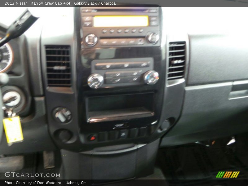 Galaxy Black / Charcoal 2013 Nissan Titan SV Crew Cab 4x4