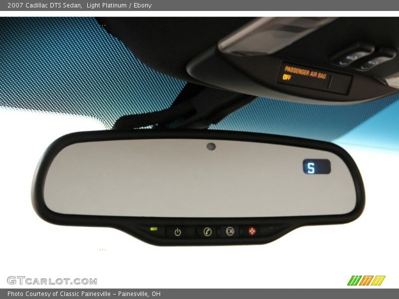 Light Platinum / Ebony 2007 Cadillac DTS Sedan